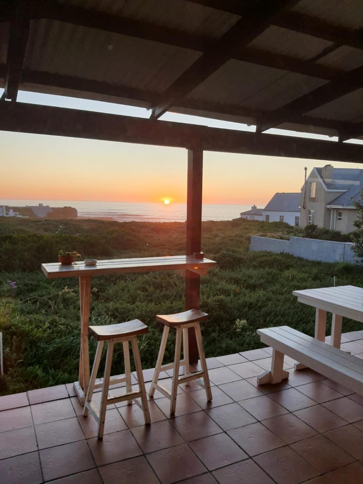 Hotel West Coast Seaside Getaway Grotto Bay Exterior foto